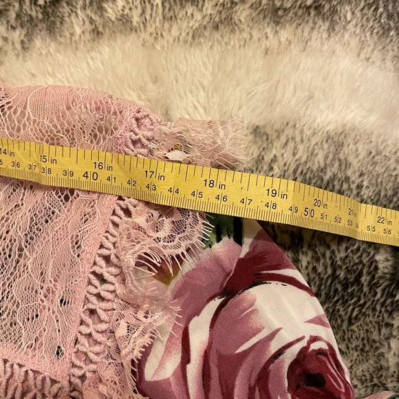 💝 Suzanne Betro Pink lace and cotton floral and butterfly blouse, 2X - Picture 11 of 14